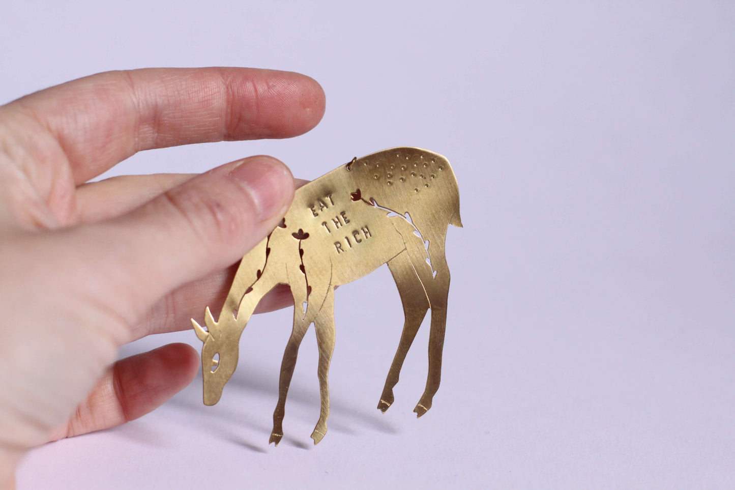 Ex voto biche "eat the rich"