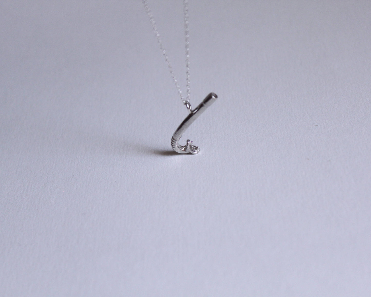 pendentif en argent massif en forme de tuba de plongée