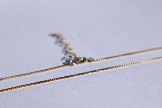 Chaine maille carré plaqué or