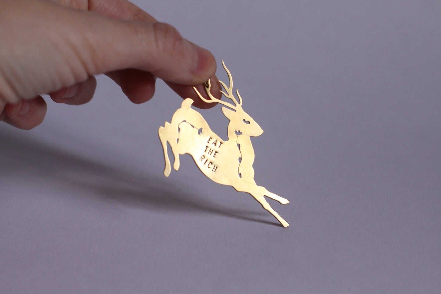 Ex voto cerf "eat the rich"