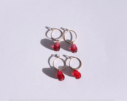 boucles d'oreilles en laiton en forme d'arilles de grenade