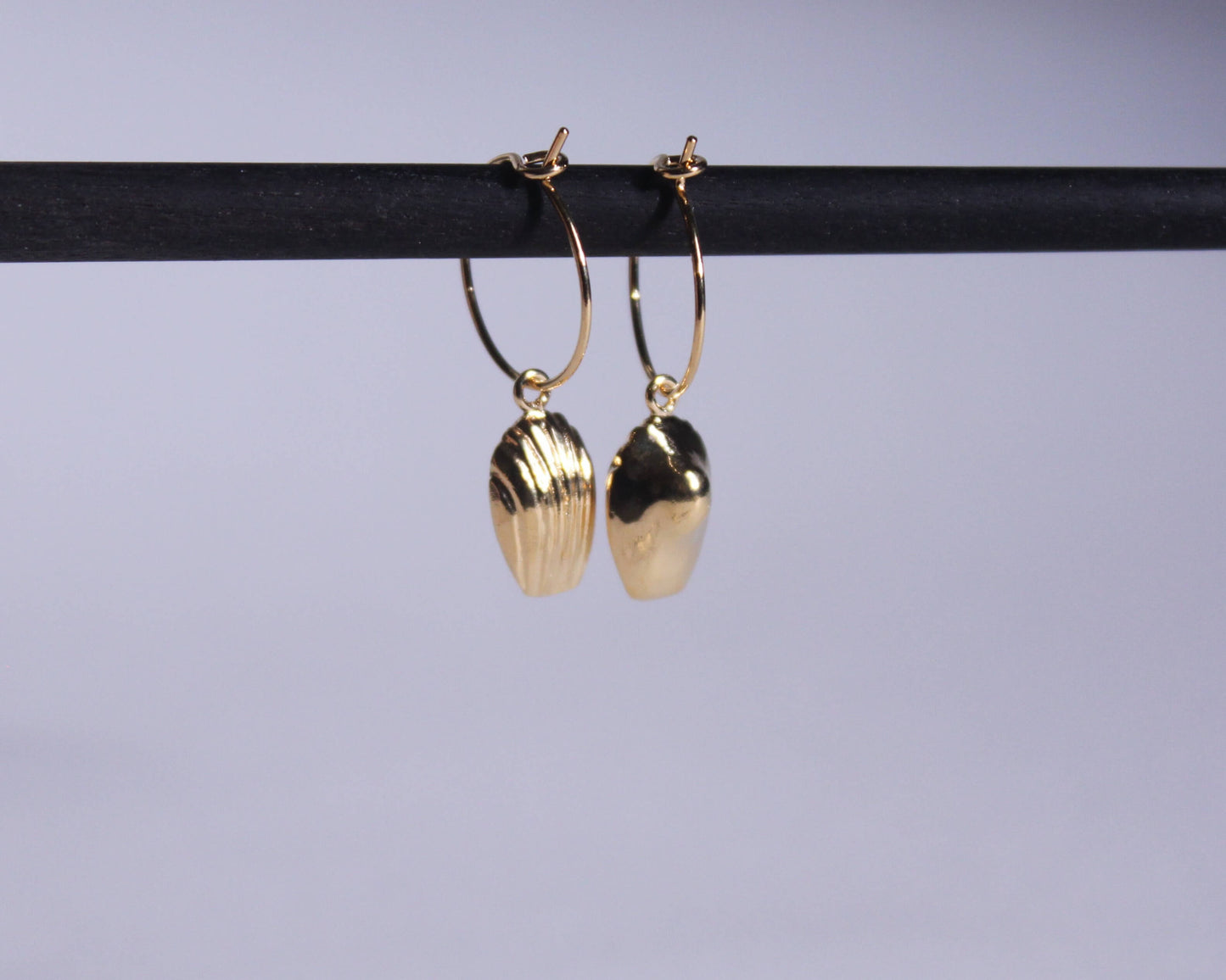 boucles d'oreilles en laiton plaqué or représentant des madeleines