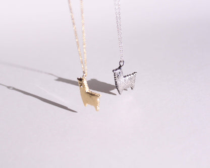 pendentif en argent massif représentant un lama