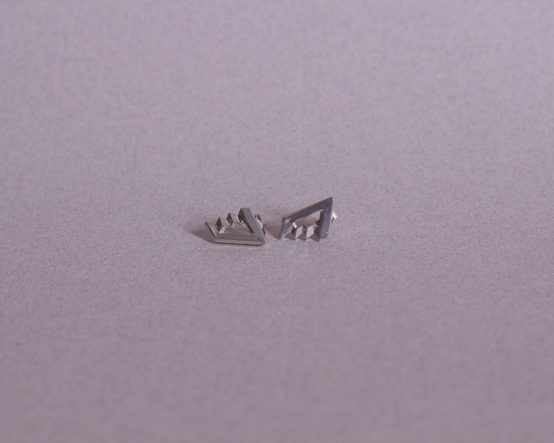 boucles d'oreilles en argent représentant des escaliers impossibles